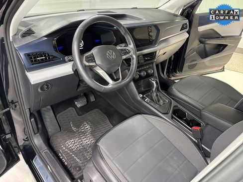 Used 2023 Volkswagen Taos SE w/ Black Wheel Package image 10