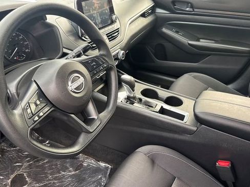 Used 2025 Nissan Altima 2.5 S image 10
