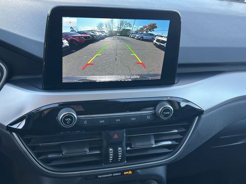 Used 2020 Ford Escape SE Sport image 19