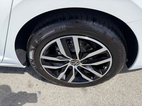 New 2026 Volkswagen Jetta SE FWD image 12