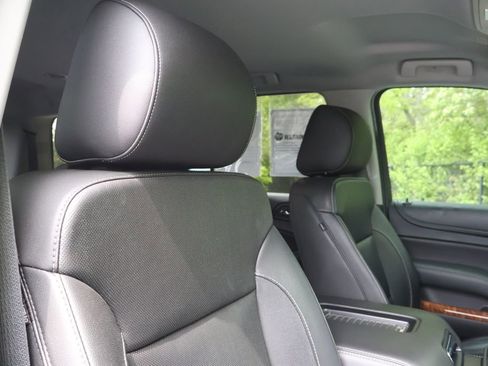 Used 2018 Chevrolet Tahoe Premier AWD/4WD image 43