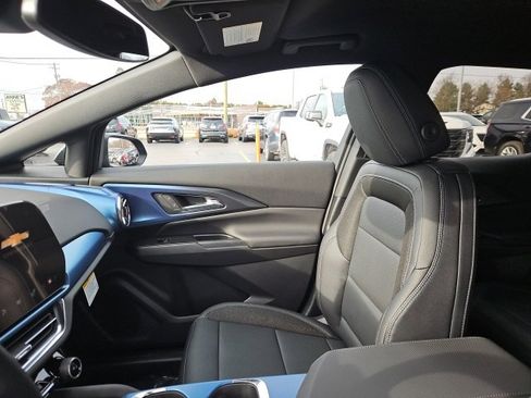 New 2026 Chevrolet Equinox EV LT image 29