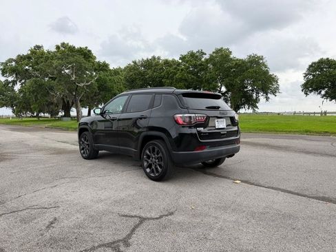 Used 2021 Jeep Compass Latitude AWD/4WD image 3