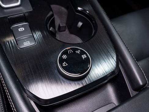 Used 2023 Nissan Rogue Platinum w/ Platinum Premium Package image 26