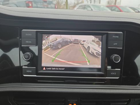 Used 2024 Volkswagen Jetta SE image 20