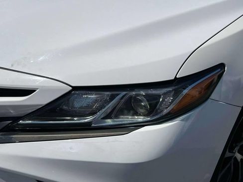 Used 2019 Toyota Camry SE FWD image 13