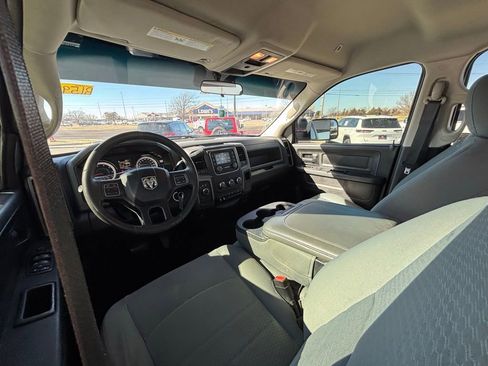 Used 2018 RAM 2500 Tradesman w/ Chrome Appearance Group image 16