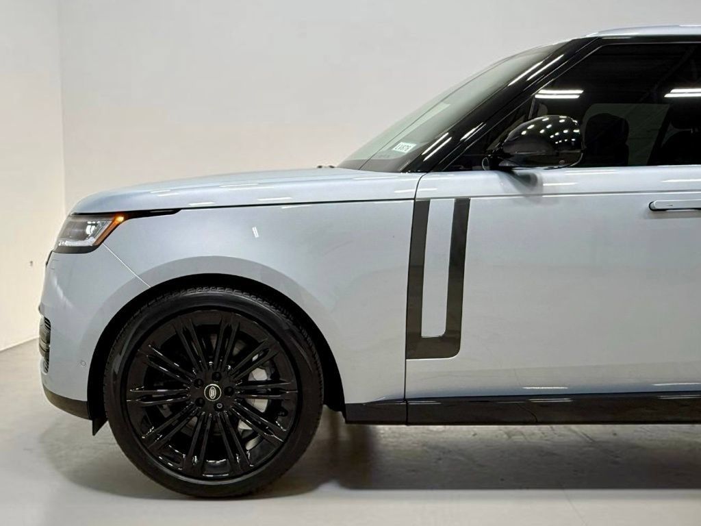 Used 2024 Land Rover Range Rover SE AWD/4WD image 19