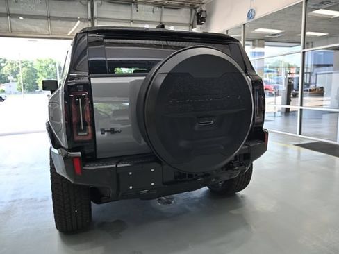 New 2026 GMC Hummer EV SUV w/ LPO, Dark Essentials Package AWD/4WD image 6