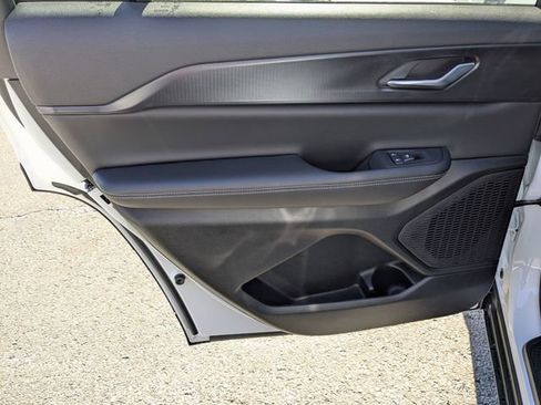 New 2026 Jeep Grand Cherokee L Laredo image 22