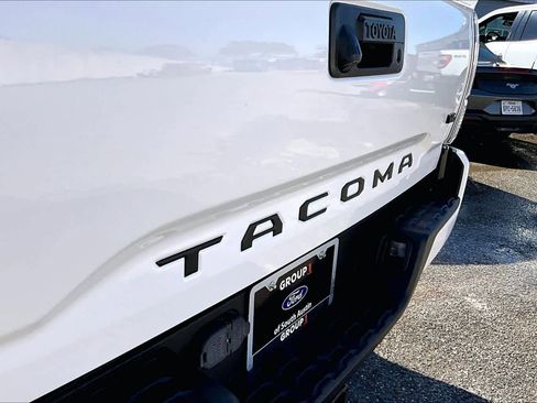 Used 2021 Toyota Tacoma TRD Sport AWD/4WD image 10