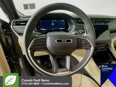 Used 2025 Jeep Grand Cherokee L Limited w/ Luxury Tech Group II AWD/4WD image 15