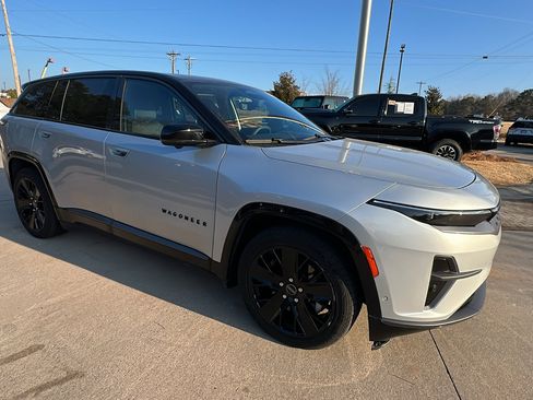 Used 2024 Jeep Wagoneer Launch Edition w/ Trailer Tow Group image 5