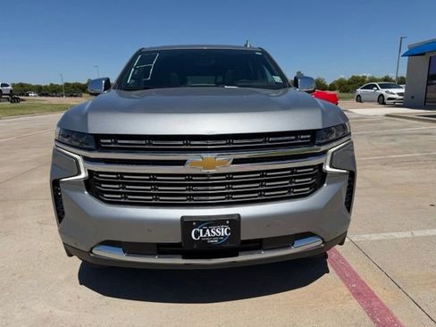 Used 2024 Chevrolet Suburban Premier w/ Premium Package RWD image 9