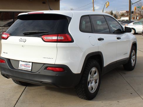 Used 2017 Jeep Cherokee Sport w/ Cold Weather Group image 22