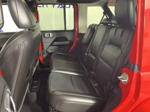 Used 2022 Jeep Wrangler Unlimited Sahara AWD/4WD image 32