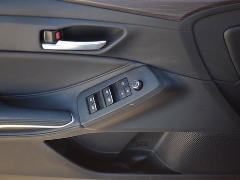 Used 2021 Toyota Avalon XLE image 19