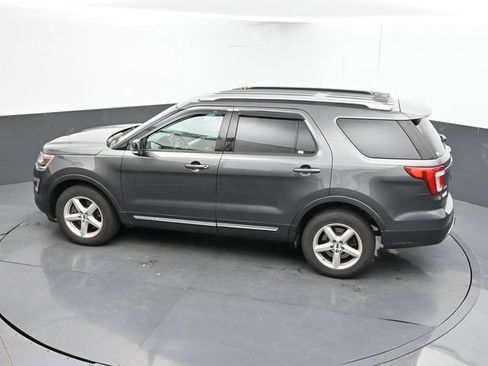 Used 2016 Ford Explorer XLT AWD/4WD image 33