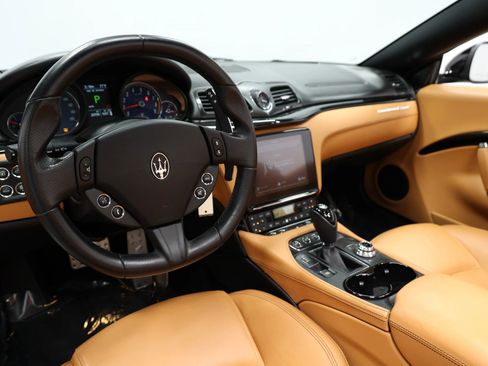 Used 2018 Maserati GranTurismo Sport image 2