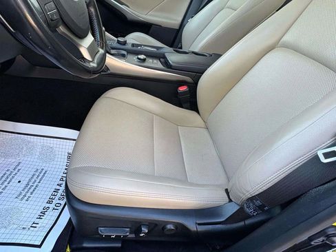 Used 2017 Lexus IS 300 F Sport image 25