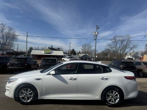 Used 2017 Kia Optima LX FWD image 4
