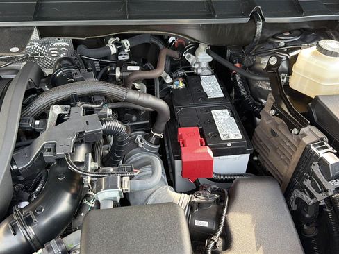 Used 2024 Toyota Highlander Platinum FWD image 37