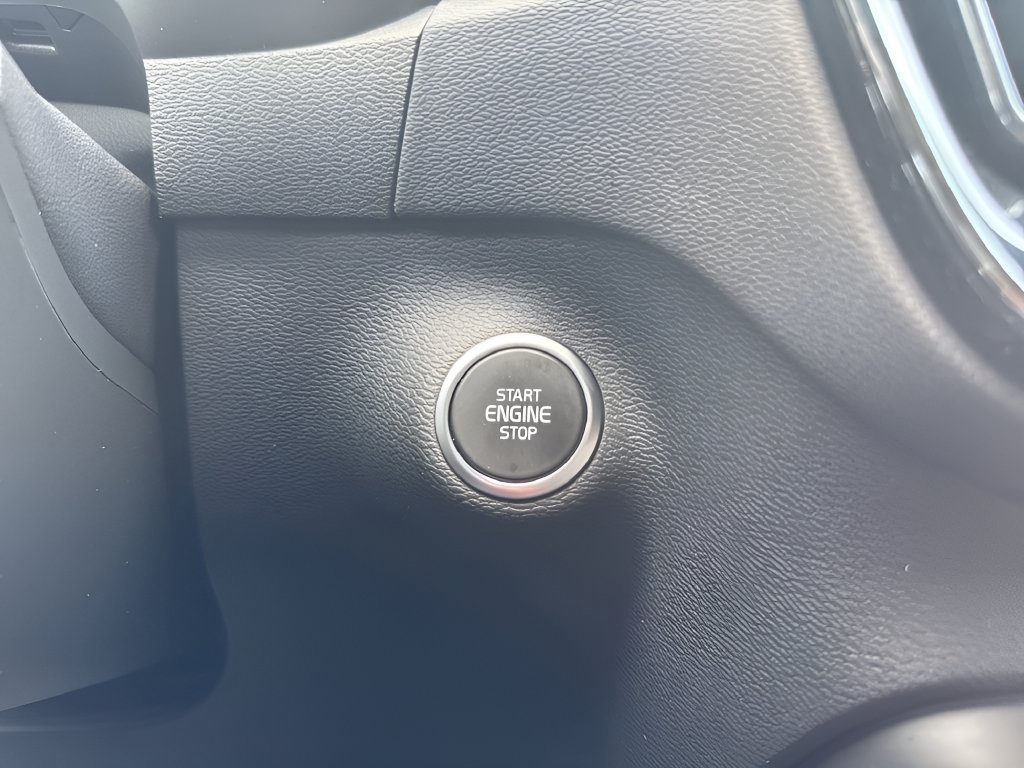 Used 2025 Volvo XC40 B5 Core AWD/4WD image 23