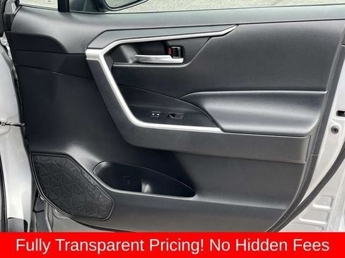 Used 2021 Toyota RAV4 XLE AWD/4WD image 21