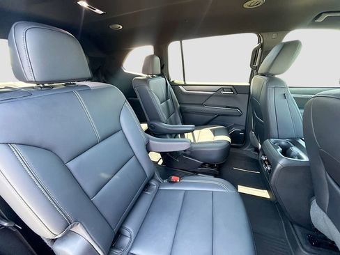 Used 2024 GMC Acadia Elevation w/ Luxury Package image 23