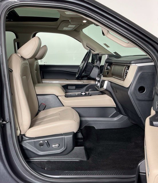 Used 2022 Ford Expedition Limited RWD image 27