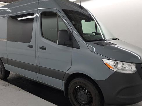Used 2024 Mercedes-Benz Sprinter 2500 image 3