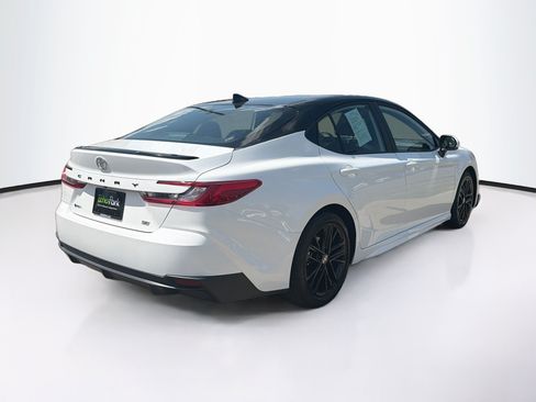 Used 2025 Toyota Camry SE FWD image 9