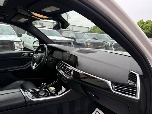 Used 2019 BMW X5 xDrive40i w/ Premium Package AWD/4WD image 8