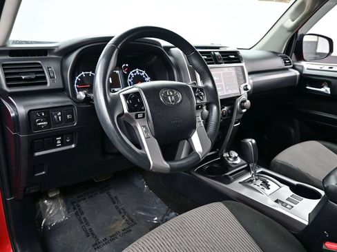 Used 2022 Toyota 4Runner SR5 AWD/4WD image 13