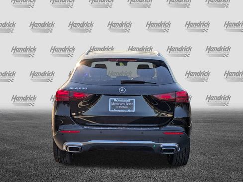 Certified 2025 Mercedes-Benz GLA 250 image 8