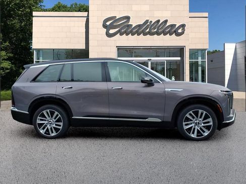 New 2026 Cadillac Vistiq Luxury w/ LPO, Floor Liner Package image 6