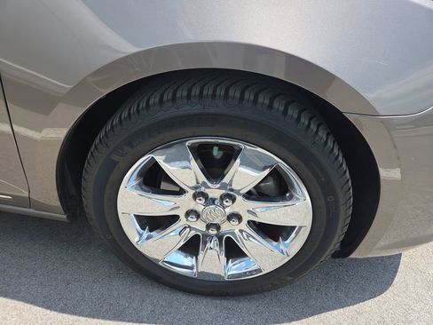 Used 2011 Buick LaCrosse CXL FWD image 2