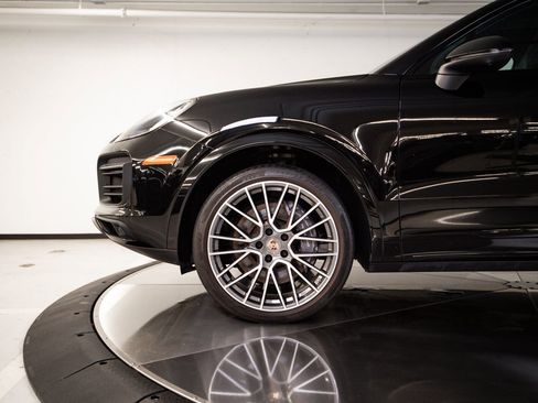 Certified 2023 Porsche Cayenne Coupe image 11