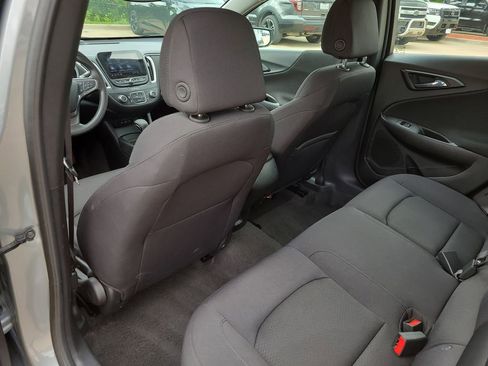Used 2025 Chevrolet Malibu LS FWD image 8