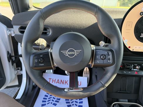 Used 2025 MINI Cooper S FWD image 29
