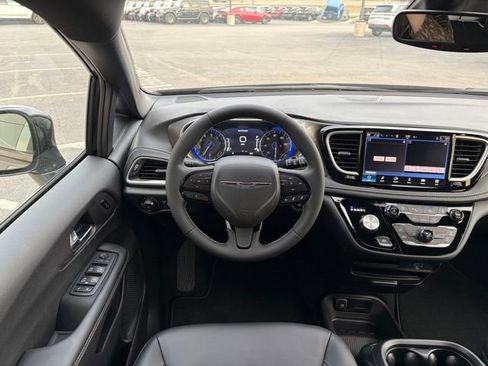 New 2026 Chrysler Pacifica Select w/ S Appearance Package image 14