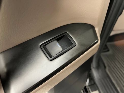 Used 2022 Lexus GX 460 Premium w/ Accessory Package AWD/4WD image 21