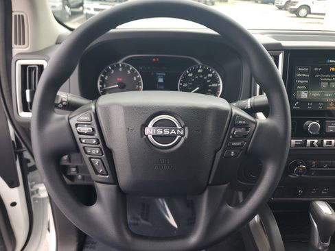 Used 2025 Nissan Frontier SV image 19