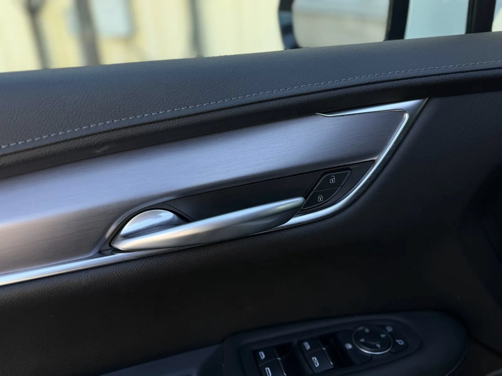 Used 2025 Cadillac XT5 Luxury w/ LPO, Floor Liner Package FWD image 24