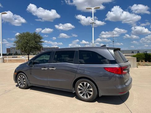 Used 2024 Honda Odyssey EX-L image 4