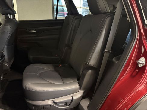Used 2026 Toyota Grand Highlander AWD image 28