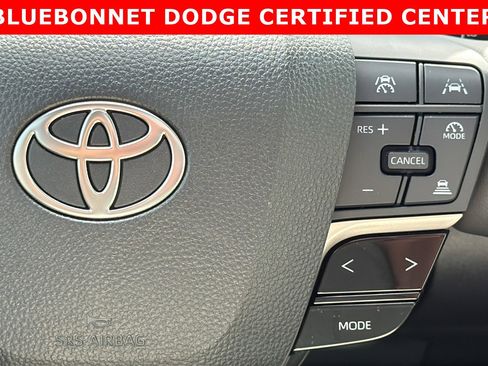 Used 2025 Toyota Camry XLE w/ Premium Plus Package image 22