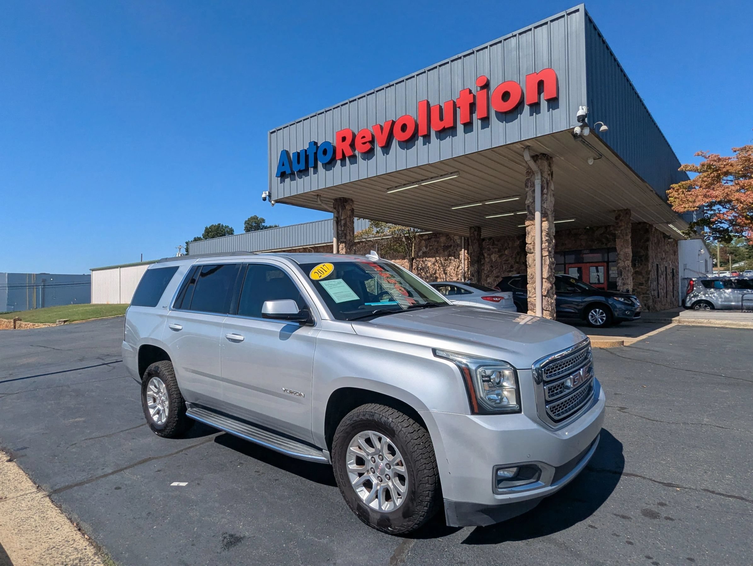 Used 2017 GMC Yukon SLT RWD image 1