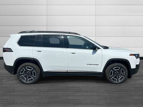 New 2026 Jeep Cherokee Laredo AWD/4WD image 2