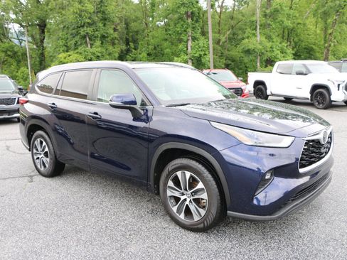 Used 2023 Toyota Highlander XLE FWD image 10